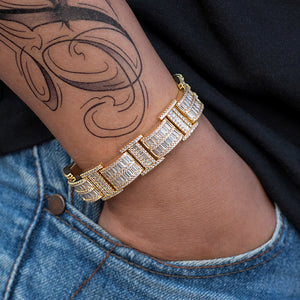 Diamond Buckle Link Bracelet in Yellow Gold DRMD Jewelry